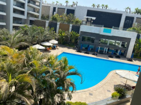 Luxury 3BR Pool View Near Airport!